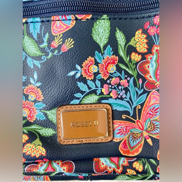 Beautiful Multi-pocket Crossbody - Picture 2 of 12